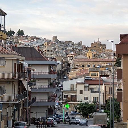 Appartamento "Rina Centro Sicilia" Pietraperzia Экстерьер фото